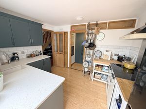 KITCHEN- click for photo gallery